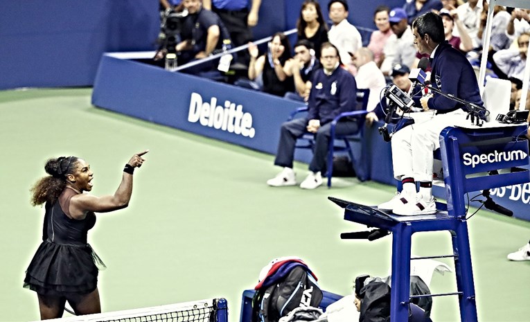Kaos u finalu US Opena: Serena izgubila nakon vrijeđanja suca i oduzimanja gema